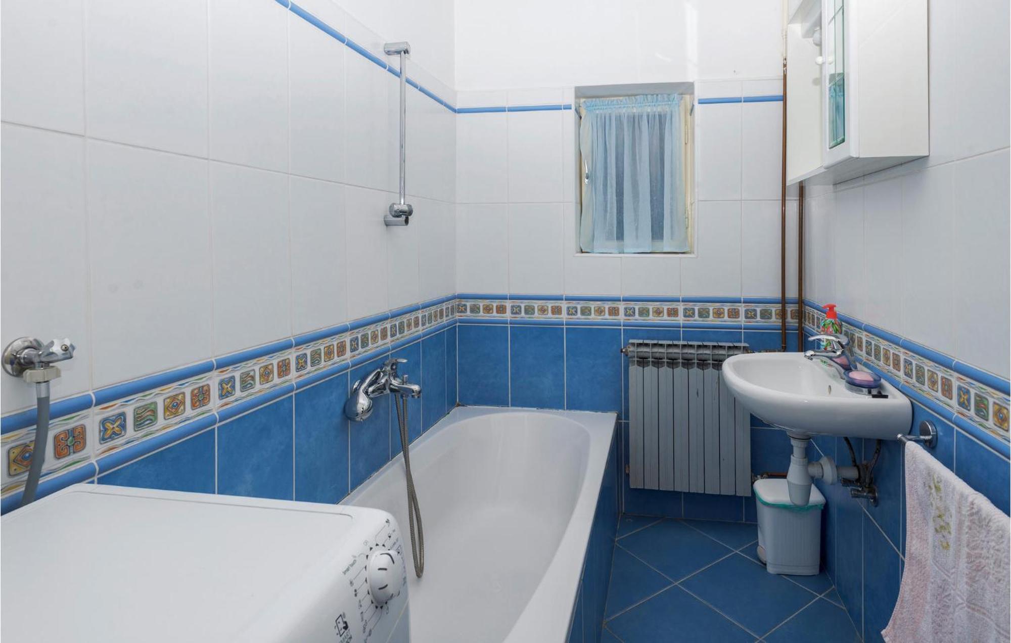 3 Bedroom Beautiful Apartment In Senj Сен Екстериор снимка